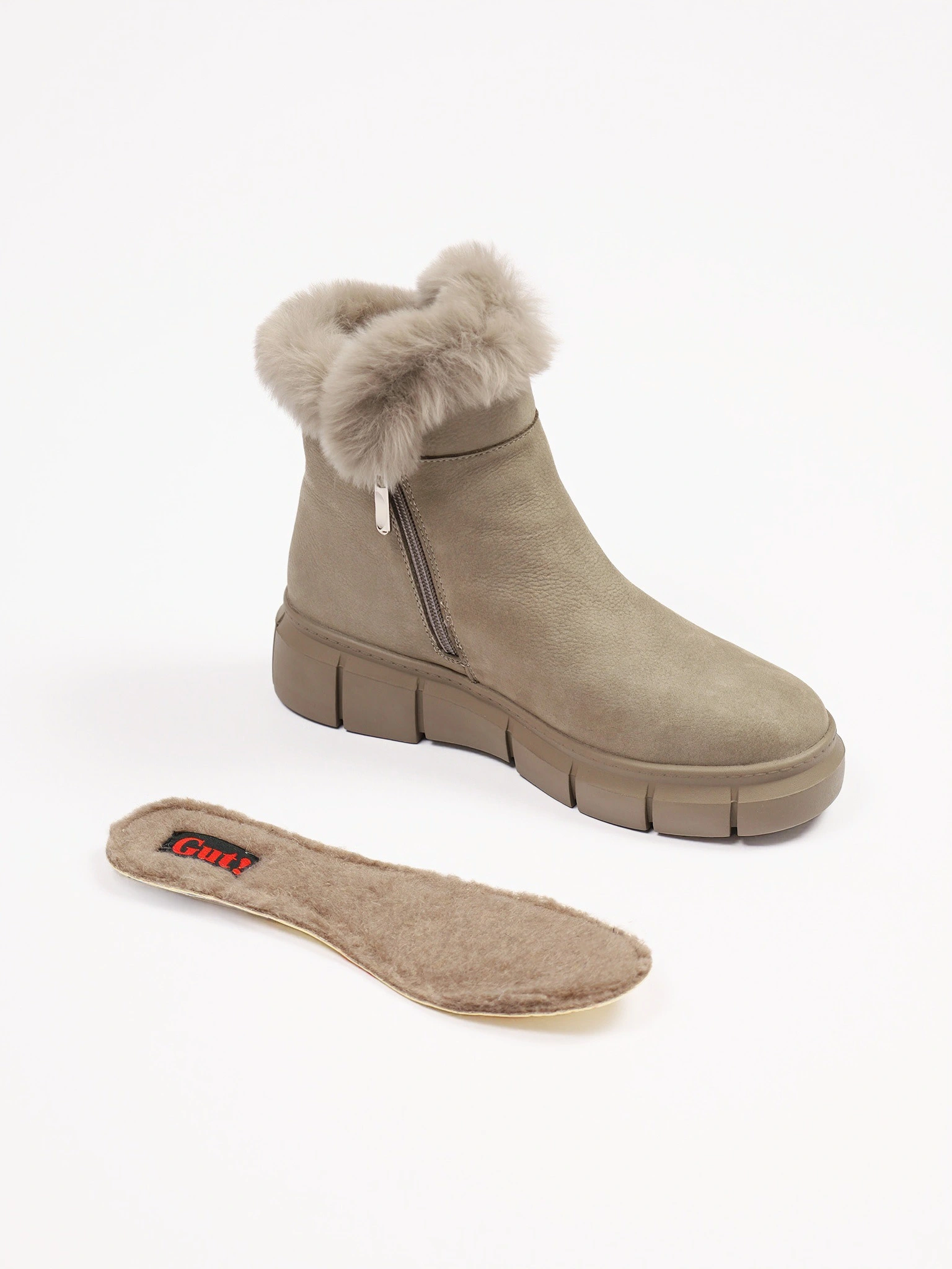 Ботинки серого цвета с оторочкой мехом на средней платформе